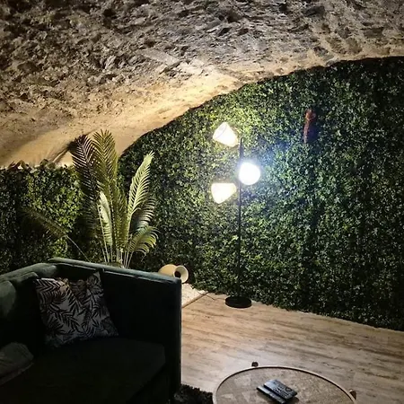 Amazonia - Private And Cinema Μπουλόν-Σιρ-Μερ